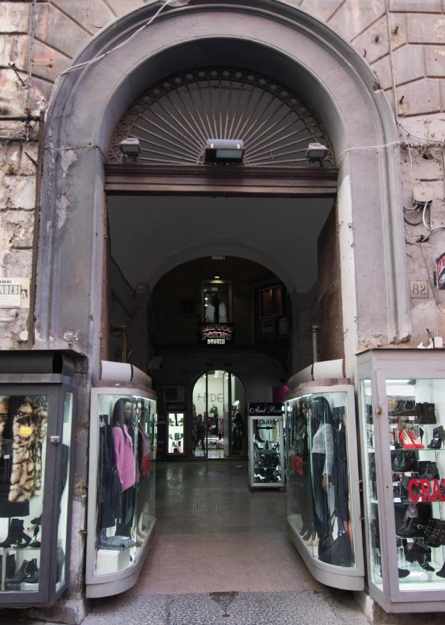 La Residenza Napoli Short Let Monolocale Standard Via Chiaia 82 Napoli Daire Dış mekan fotoğraf