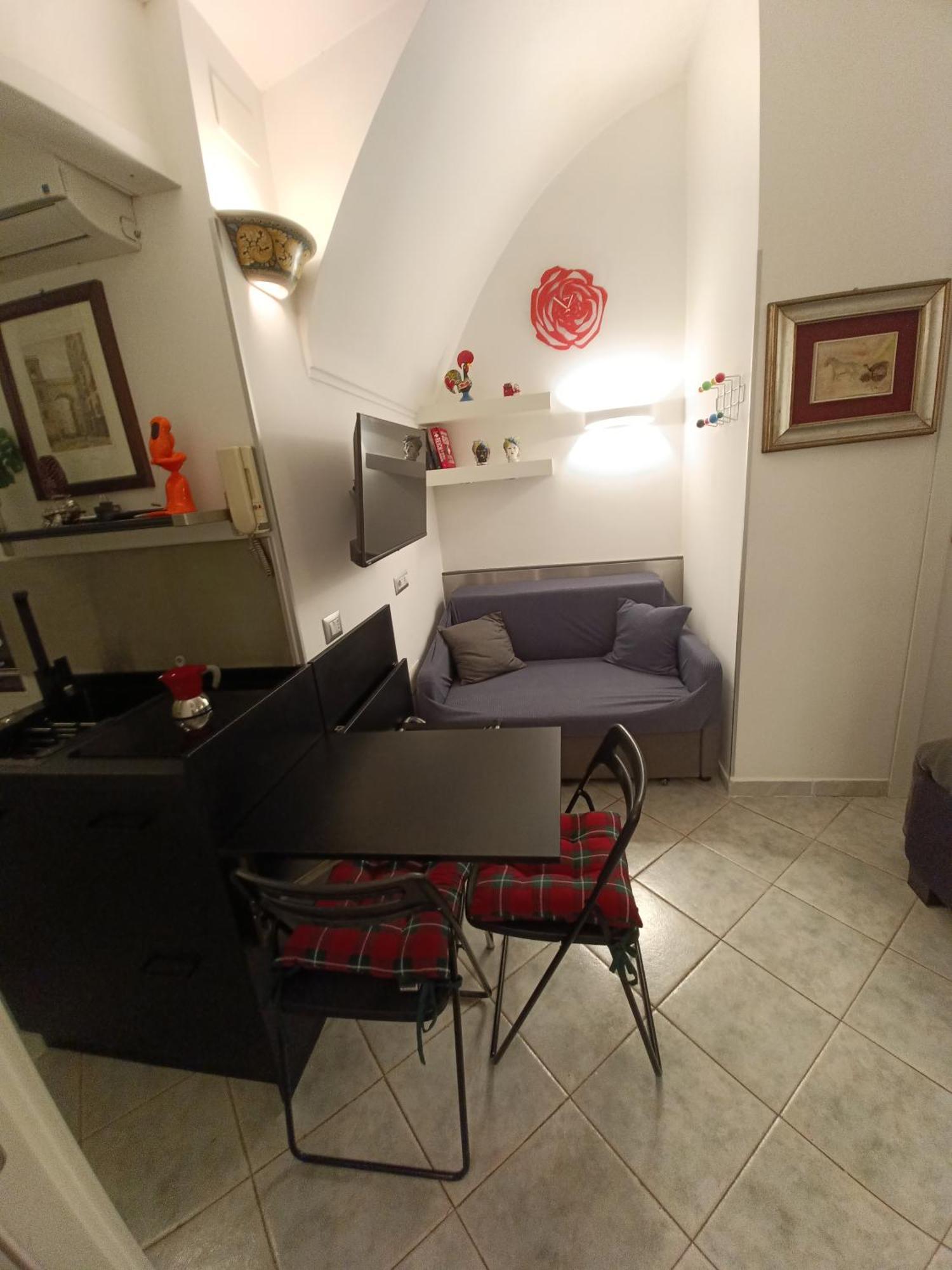 La Residenza Napoli Short Let Monolocale Standard Via Chiaia 82 Napoli Daire Dış mekan fotoğraf